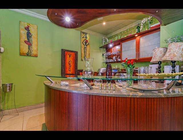 4 BEDROOM HOUSE FOR SALE IN HILLCREST PARK